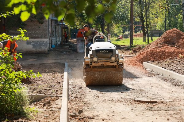 Дворы Московского района приводят в порядок