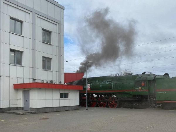 Нижегородцы приняли дым ретропоезда на Московском вокзале за пожар