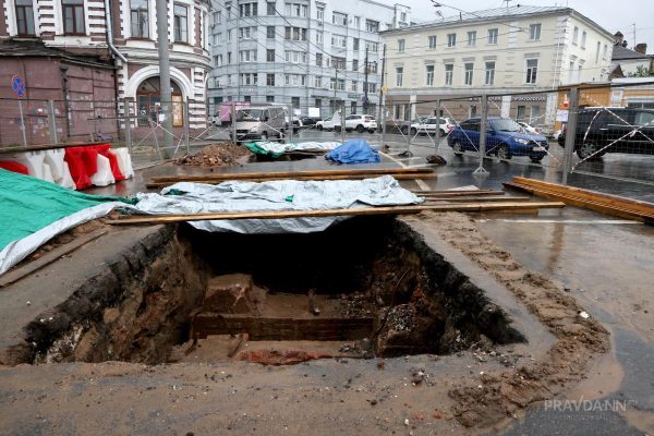 Эксперты исследуют элементы Триумфальной арки XIX века в Нижнем Новгороде