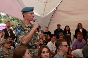 Юрий Шалабаев и участники СВО встретились с молодежью в День города