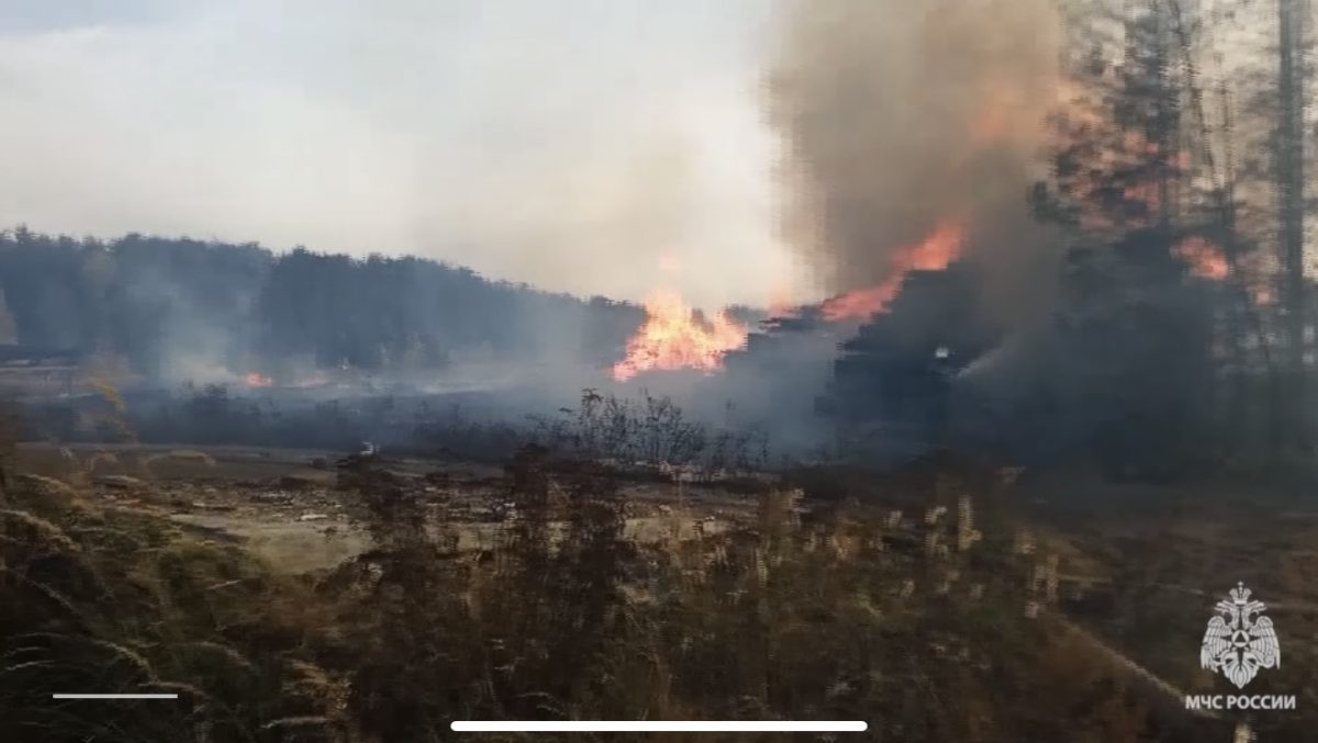 Пожар в Ковернинском районе ликвидируют пожарные