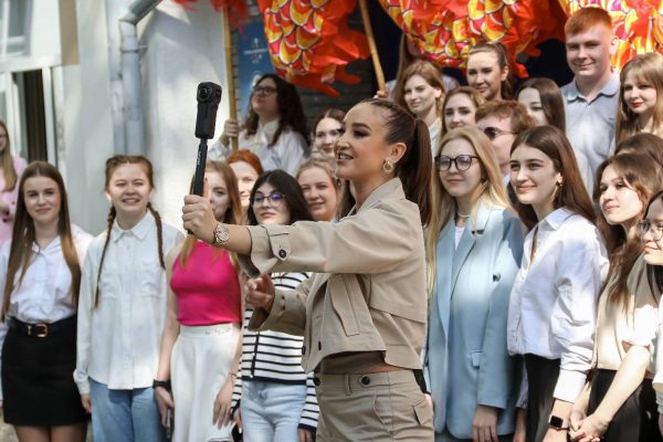 Правда взломали? Ольгу Бузову заподозрили в сговоре с интернет-мошенниками