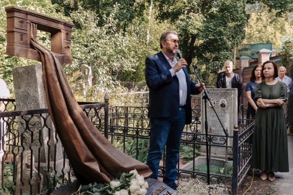 В Нижнем Новгороде открыли памятник на месте захоронения заслуженного деятеля искусств Российской Федерации Татьяны Цыганковой