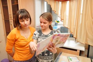 Стоит ли делать уроки с ребенком: выяснили у психолога