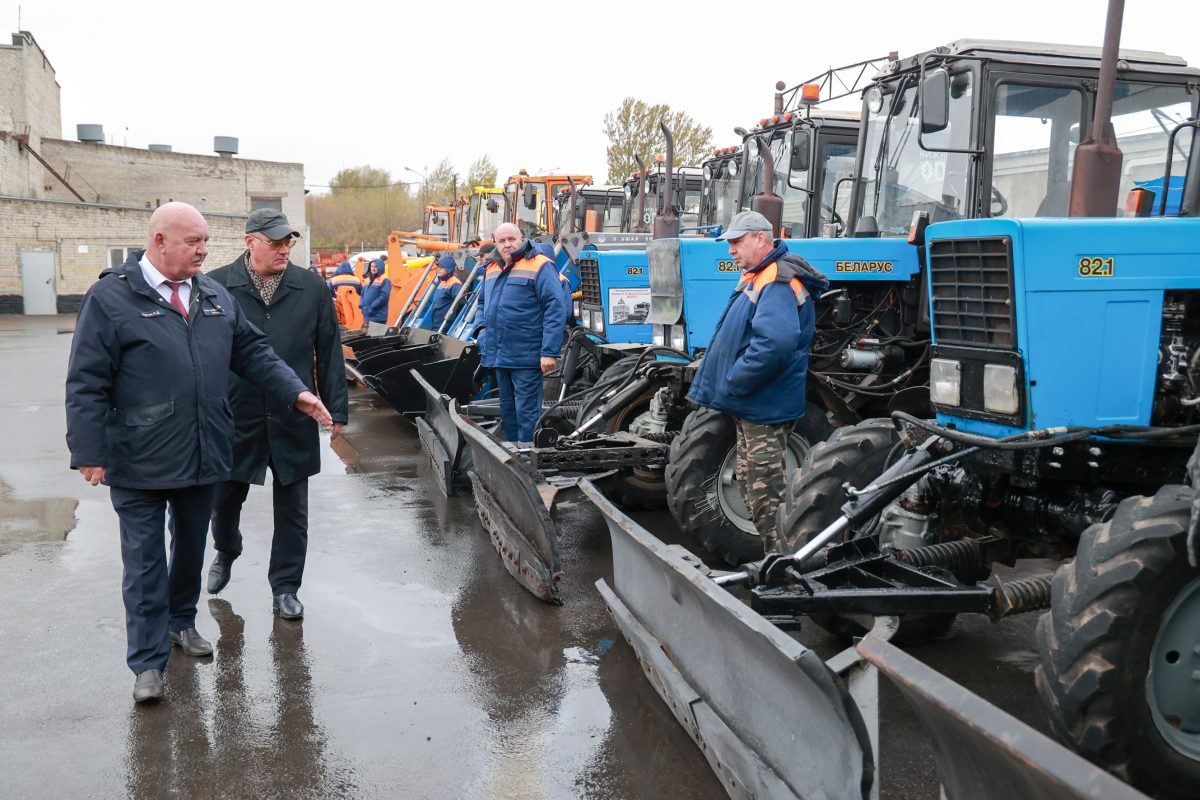 Смотр снегоуборочной техники провели в Автозаводском районе