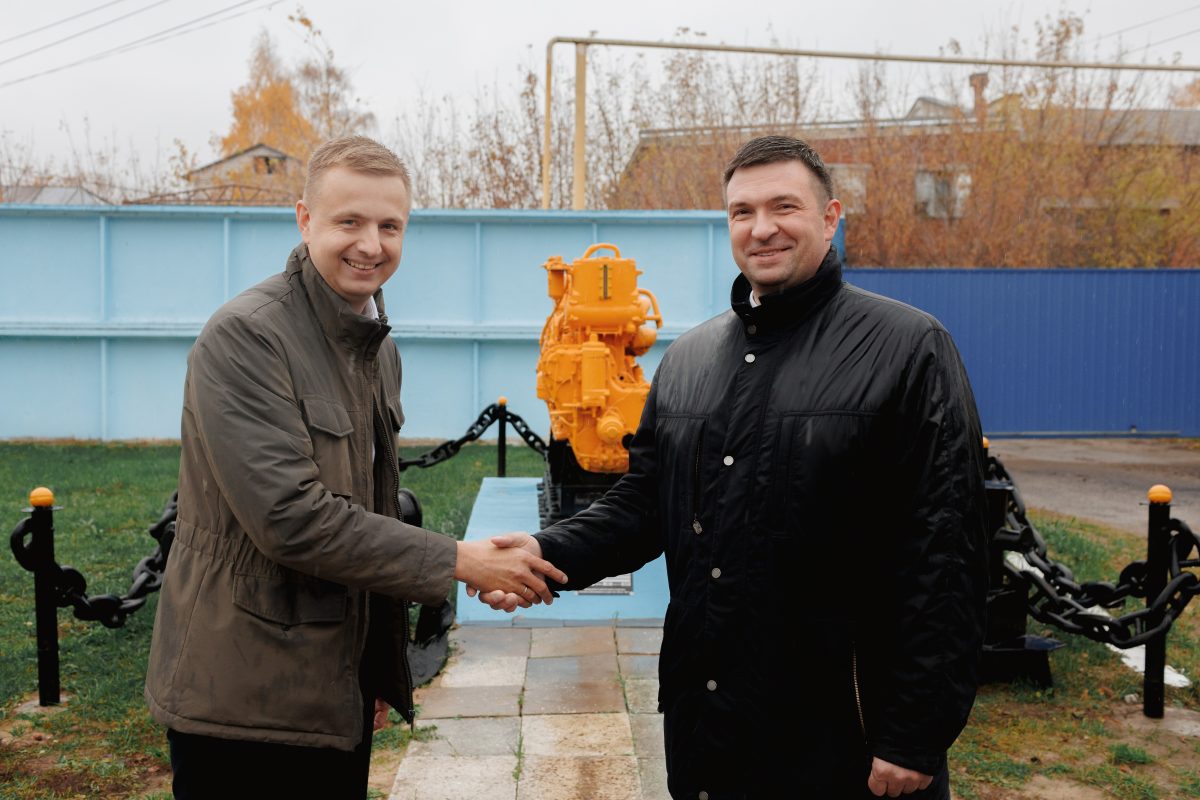 Волжское пароходство передало колледжу двигатели для практических занятий