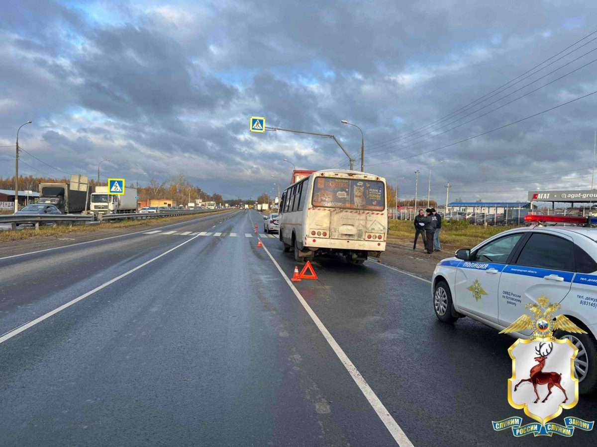 Автобус столкнулся с большегрузом в Кстове