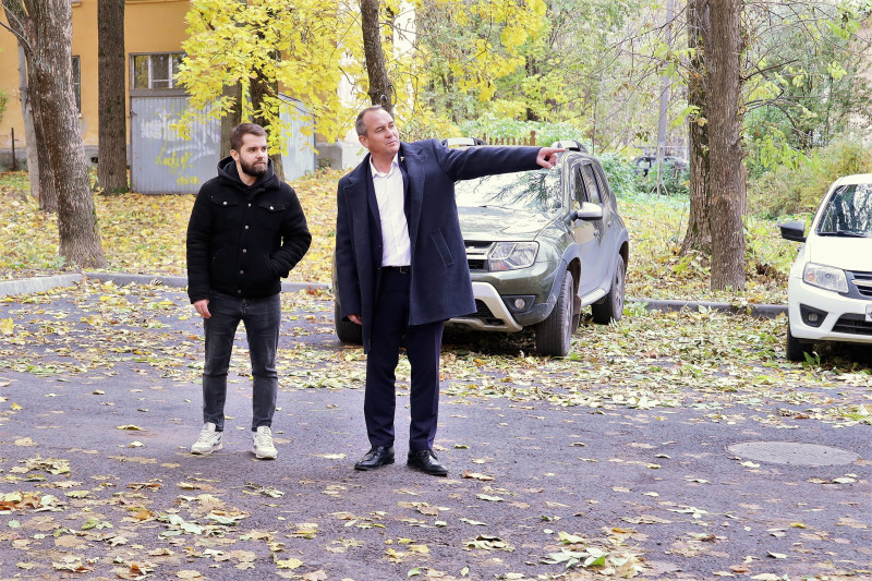 Евгений Чинцов провел объезд по благоустройству территории Советского района