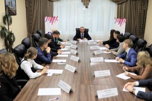 Евгений Чинцов провел свою первую встречу с членами Молодежной палаты