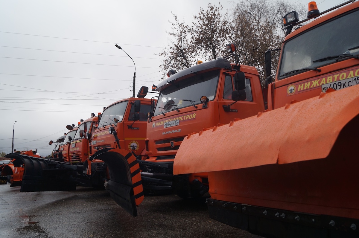 Смотр коммунальной техники прошел в Приокском районе