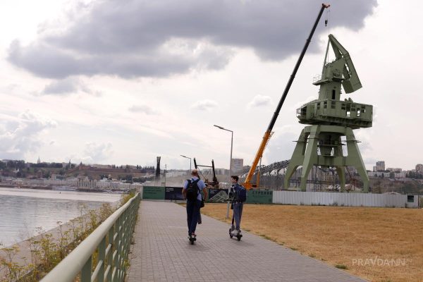 Архитектурная подсветка украсит портовый кран на Стрелке