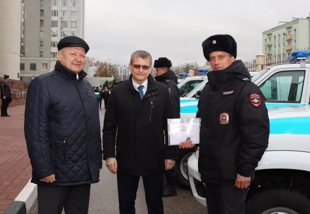 Петр Банников поздравил нижегородских полицейских с профессиональным праздником