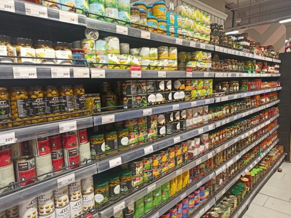 Готовимся к Новому году: обзор цен на продукты для праздничного стола