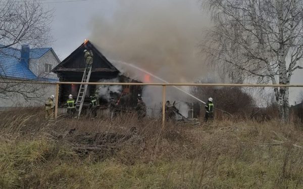 Мужчина погиб во время пожара в Шатковском округе