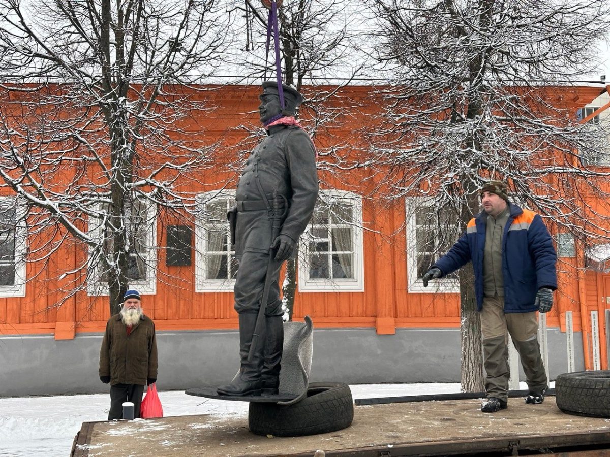 Памятник приставу Данилову установили в центре Арзамаса