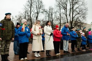 Более 4 тысяч нижегородцев приняли участие в памятных акциях в День неизвестного солдата