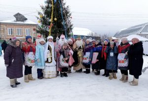 «Куда валенок смотрит, оттуда и жених будет»: какие традиции новогодних празднований есть у жителей региона