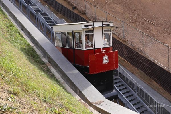 Два фуникулера могут построить на склоне Черниговской набережной