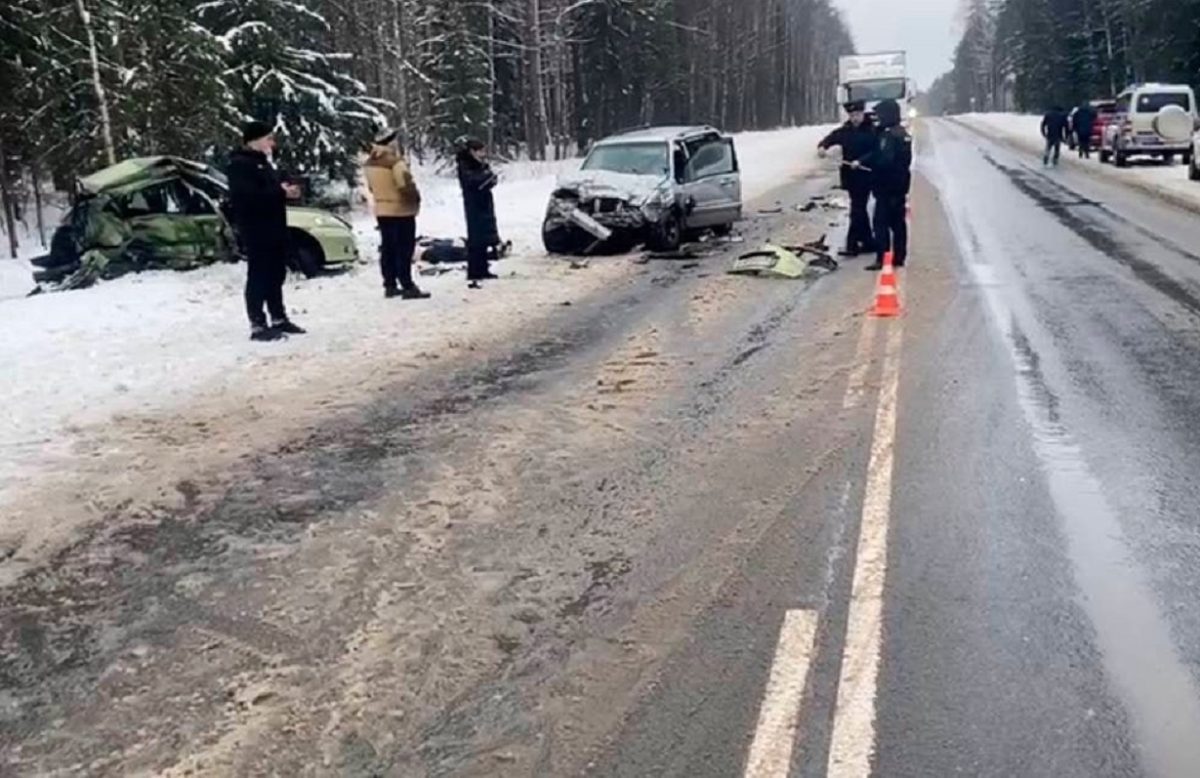 Водитель и пассажир погибли в ДТП в Семёновском районе