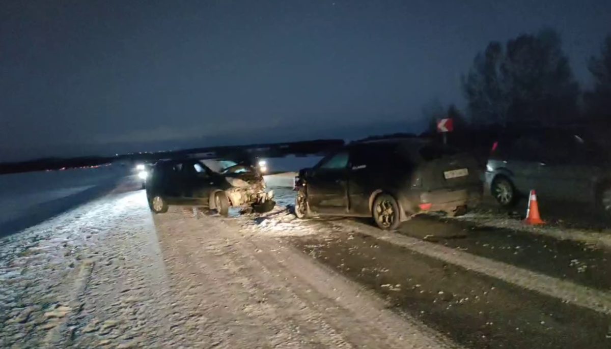 Три человека пострадали в аварии из-за гололеда в Богородском районе