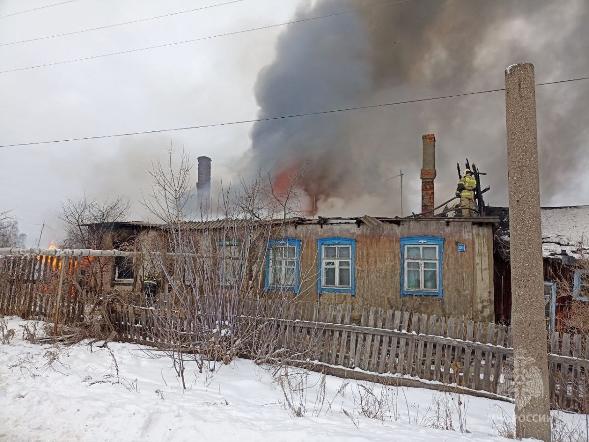 Женщина погибла во время пожара в частном доме на Бору