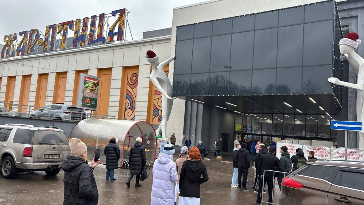 200 нижегородцев эвакуировали из торгового центра «Жар-Птица»