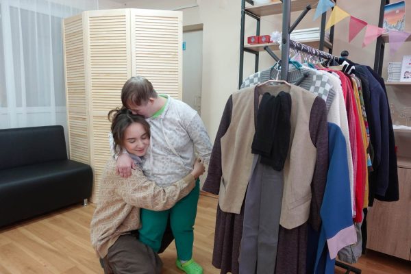 В Автозаводском ПНИ открылся бесплатный магазин одежды для подопечных