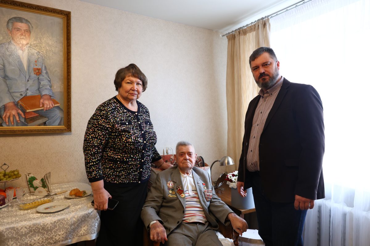 Юбилейные медали к 80-летию Великой Победы вручают ветеранам в Дзержинске