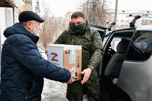 Нижегородские волонтеры отправили внедорожник и подарки ко Дню защитника Отечества для бойцов СВО
