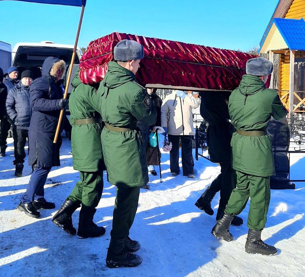 С погибшим в ходе СВО Иваном Сажиным простились в Сокольском округе