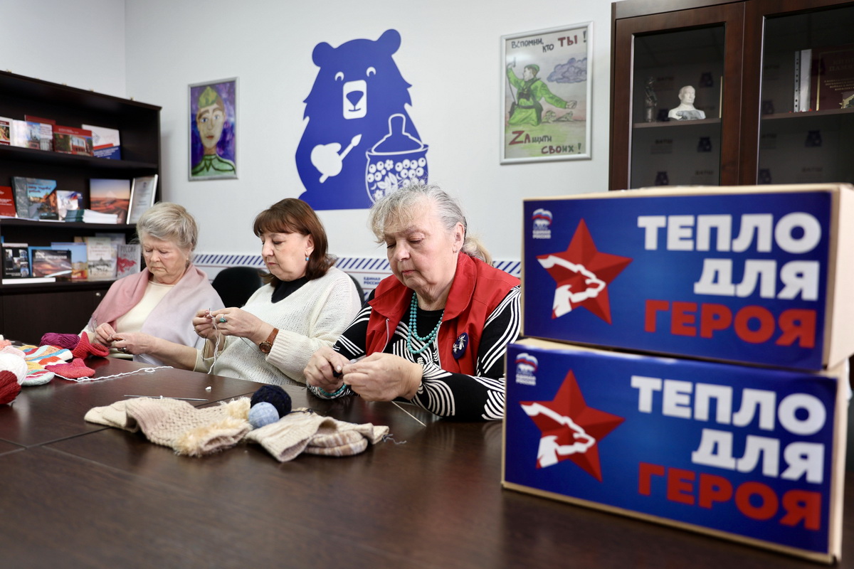 Нижегородцы поздравили военнослужащих с Днем защитника Отечества