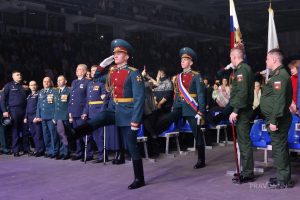 Хор Турецкого исполнил «Песни Победы» в День защитника Отечества