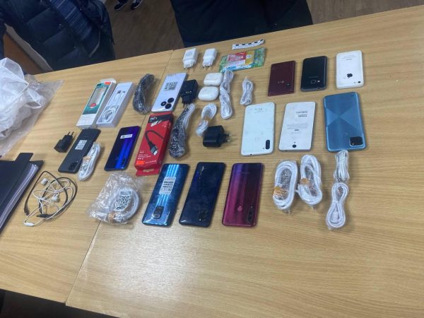 Мужчине грозит срок за повторную попытку пронести телефоны в колонию в Семенове