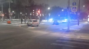 Две легковушки столкнулись на перекрёстке в Автозаводском районе