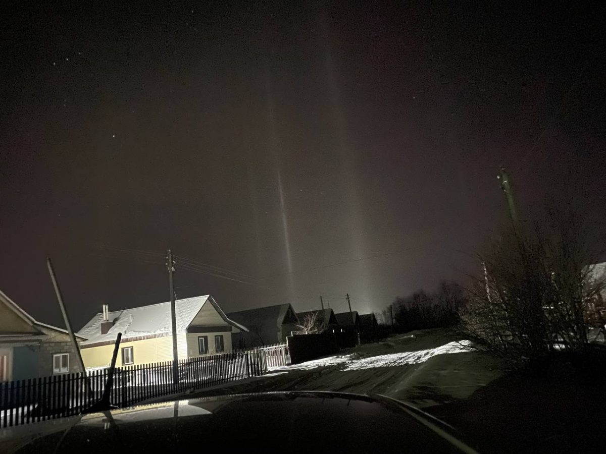 Нижегородцы делятся снимками световых столбов в небе