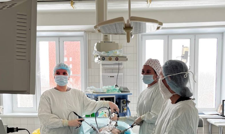 Врачи удалили две опухоли яичников у 16-летней нижегородки