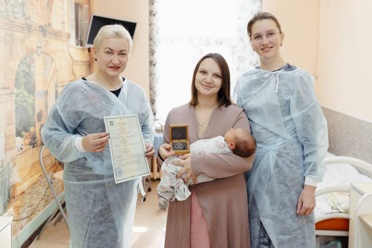 В нижегородских роддомах начали выдавать свидетельства о рождении при выписке
