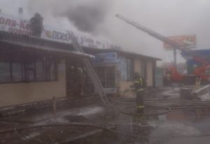 Опубликовано видео с места пожара на Кузбасском рынке