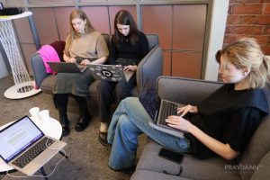 Россияне оценили влияние цифровых технологий на рабочие процессы