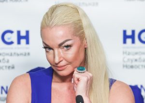Анастасия Волочкова потратит на свадьбу дочери 10 млн рублей