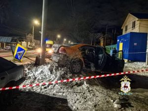 Три человека госпитализированы после ДТП с каршерингом у остановки в Сормове