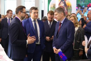 Максим Решетников и Глеб Никитин открыли выставку-форум «Интурмаркет»