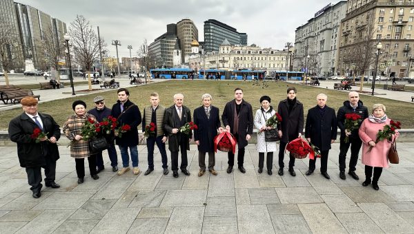 Нижегородцы почтили память Максима Горького в Москве