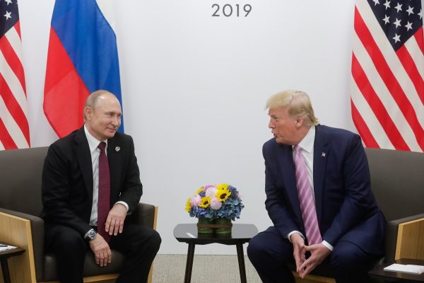 Владимир Путин и Дональд Трамп обсудили урегулирование конфликта на Украине