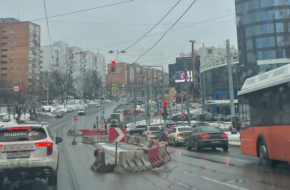 Одну полосу будут перекрывать на перекрестке улиц Белинского и Ковалихинской