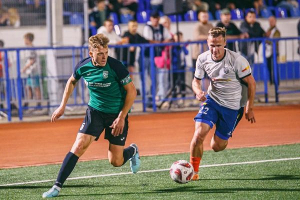 Футбольные клубы «Химик» и «Волна» сыграют во второй лиге в одной группе