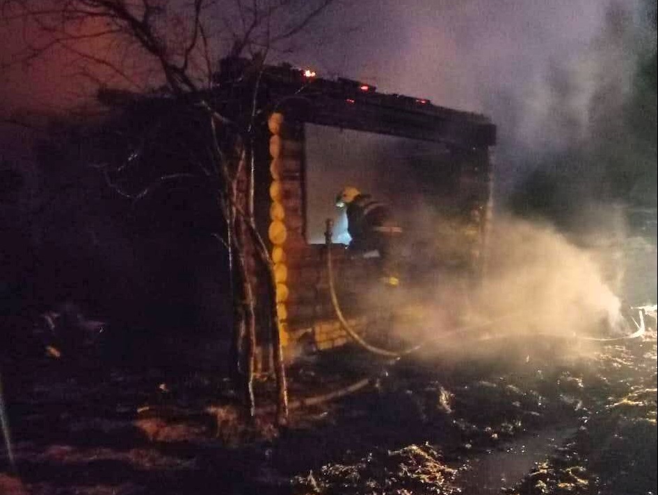 Два человека погибли при пожаре в дачном доме в Лыскове