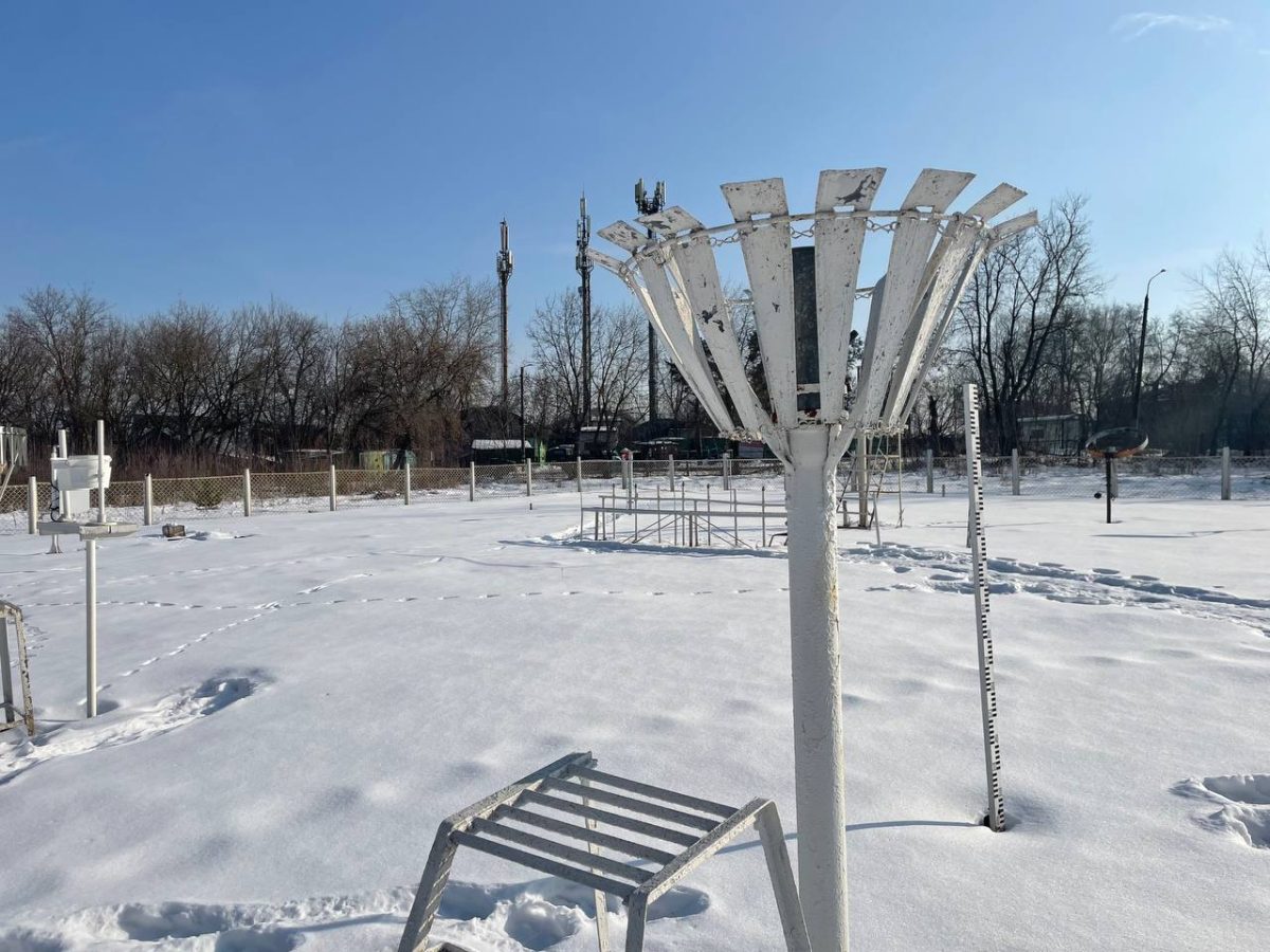 В осадкомере скапливается вода