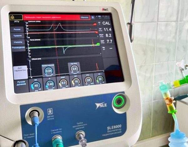 «Умные» аппараты ИВЛ для младенцев появились в Областном перинатальном центре