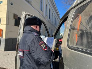 16 водителей поймали полицейские во время рейда на Большой Покровской